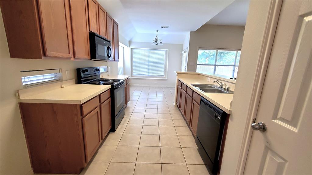 Summit View Lake Ph One - Residential Lease