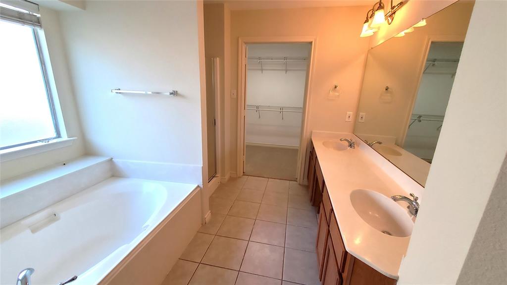 Summit View Lake Ph One - Residential Lease