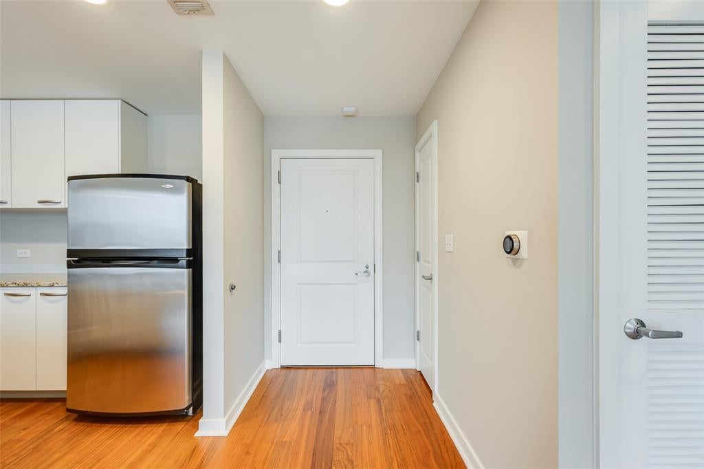 1200 Main Street 1002
