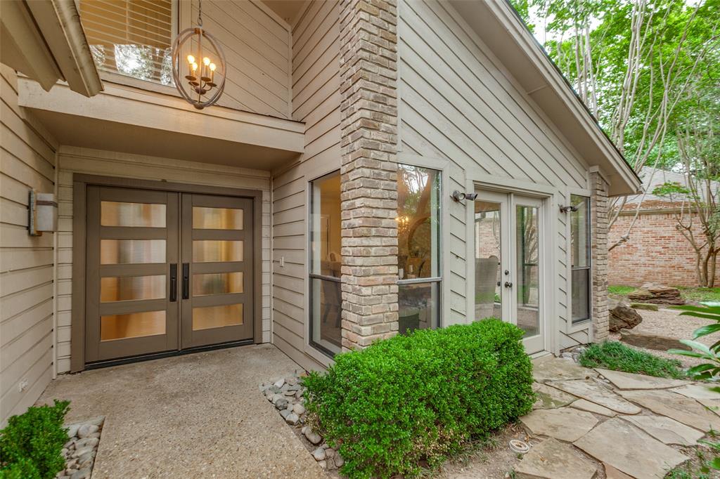 6227 Twin Oaks Circle