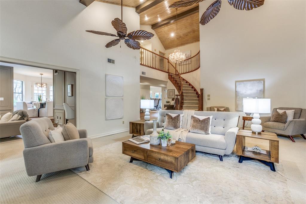 6227 Twin Oaks Circle