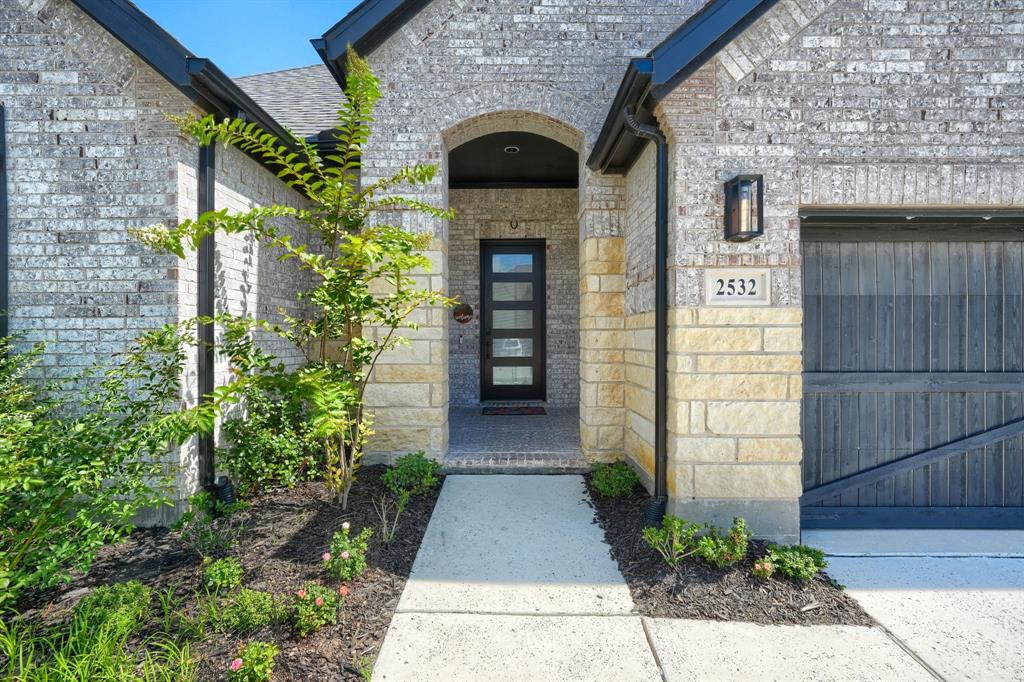 2532 Blackpool Court