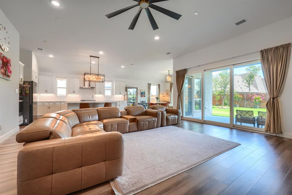 2532 Blackpool Court