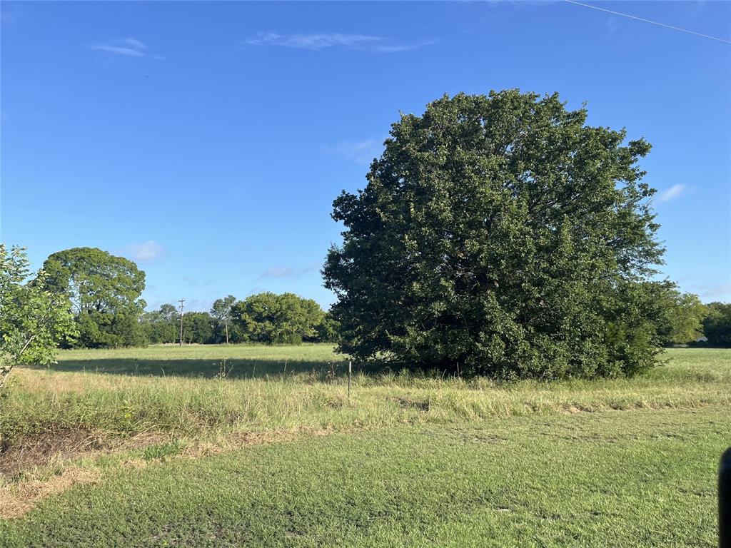 Photo 1 of 4 — 220 Tomahawk Drive, West Tawakoni, TX 75474