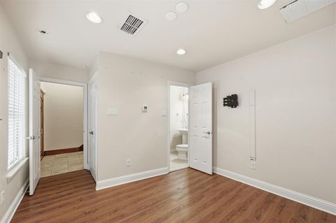 Tiny photo for 1020 Pavillion Street, Dallas, TX 75204 (MLS # 21200807)