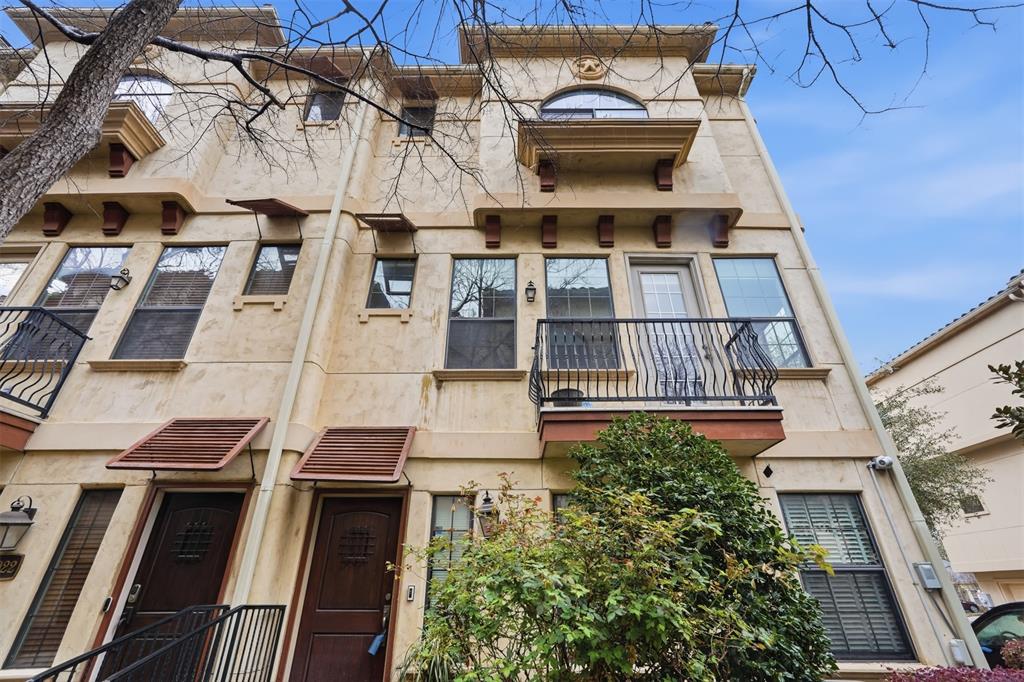 1020 Pavillion Street