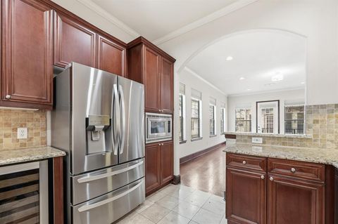 Tiny photo for 1020 Pavillion Street, Dallas, TX 75204 (MLS # 21200807)