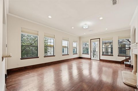 Tiny photo for 1020 Pavillion Street, Dallas, TX 75204 (MLS # 21200807)