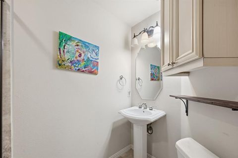 Tiny photo for 1020 Pavillion Street, Dallas, TX 75204 (MLS # 21200807)