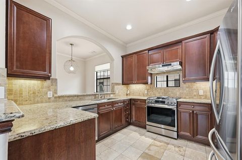 Tiny photo for 1020 Pavillion Street, Dallas, TX 75204 (MLS # 21200807)