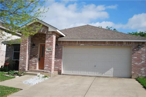 Photo of 2613 Tuscan View Drive, Fort Worth, TX 76131 (MLS # 21330333)