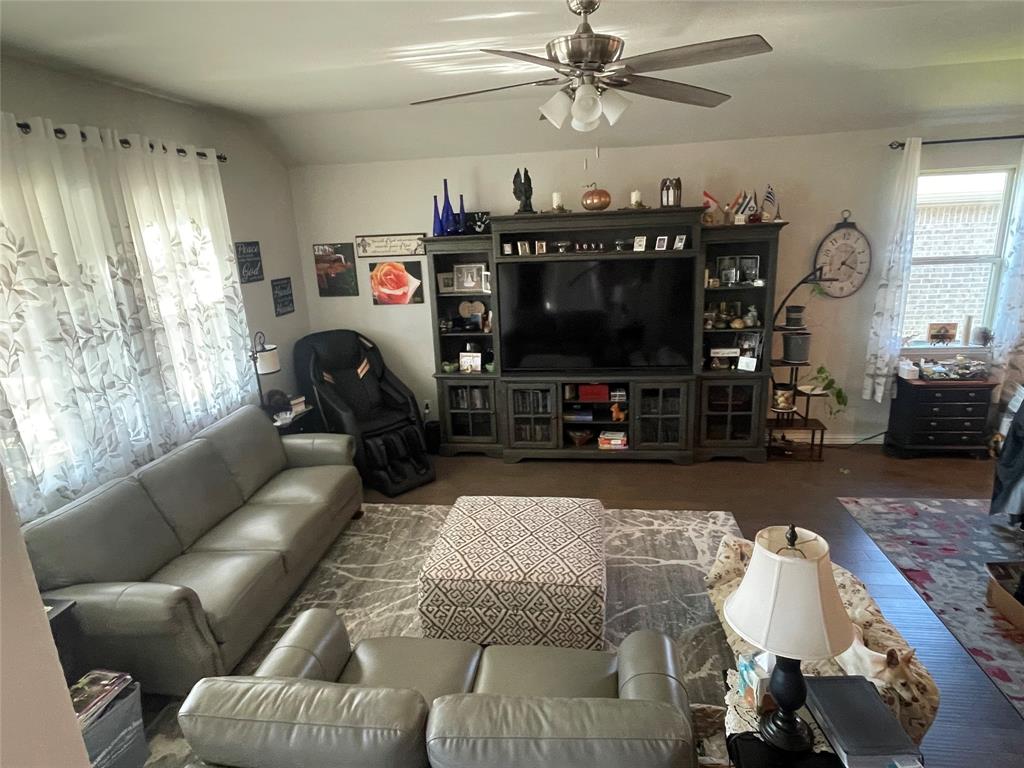 2215 Starling Street