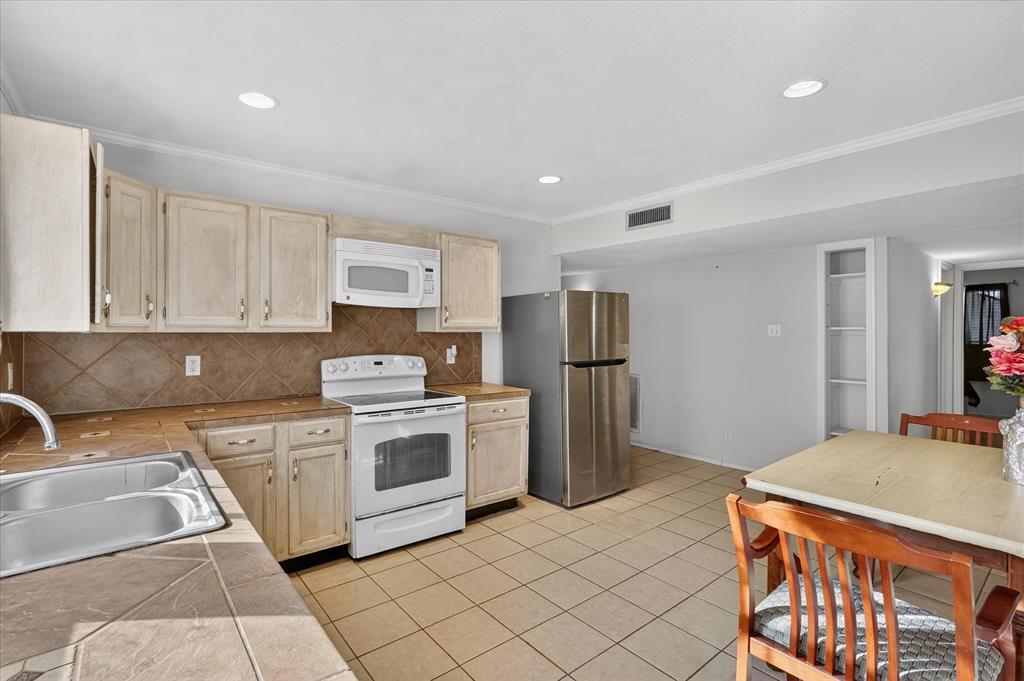 Oaks 02 - Residential