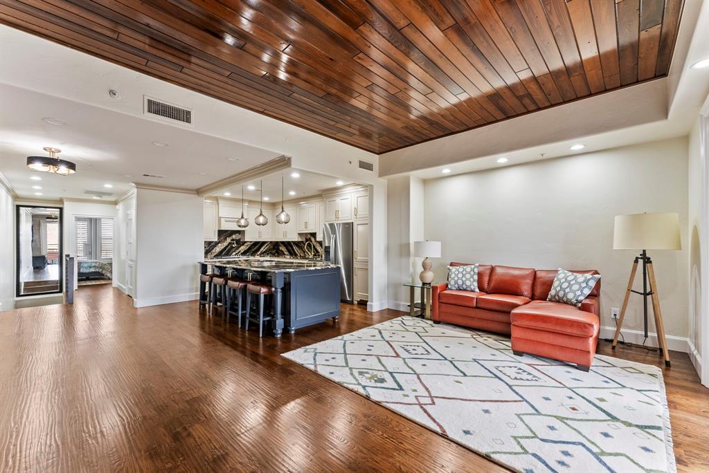 5055 Addison Circle 723
