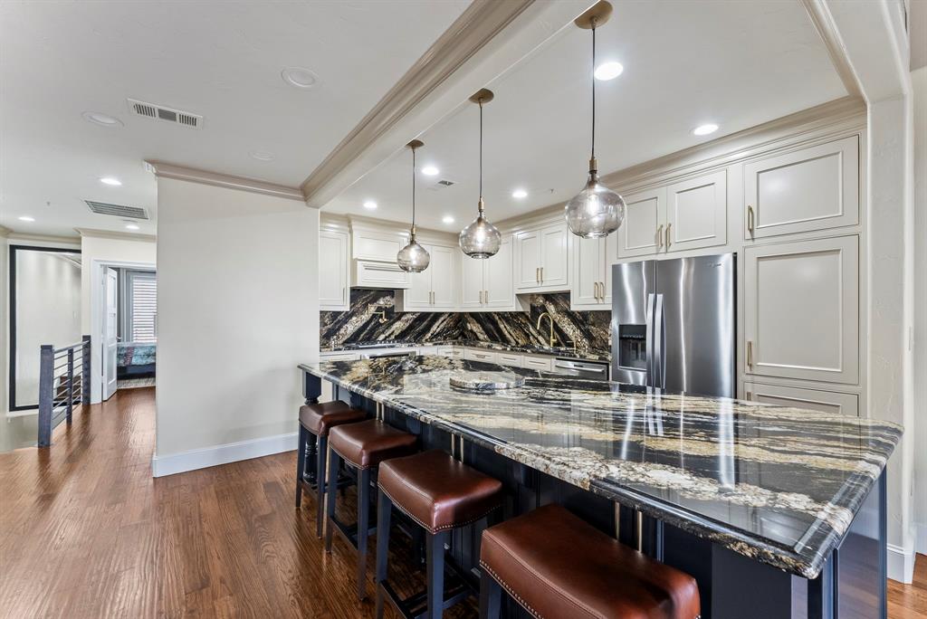 5055 Addison Circle 723