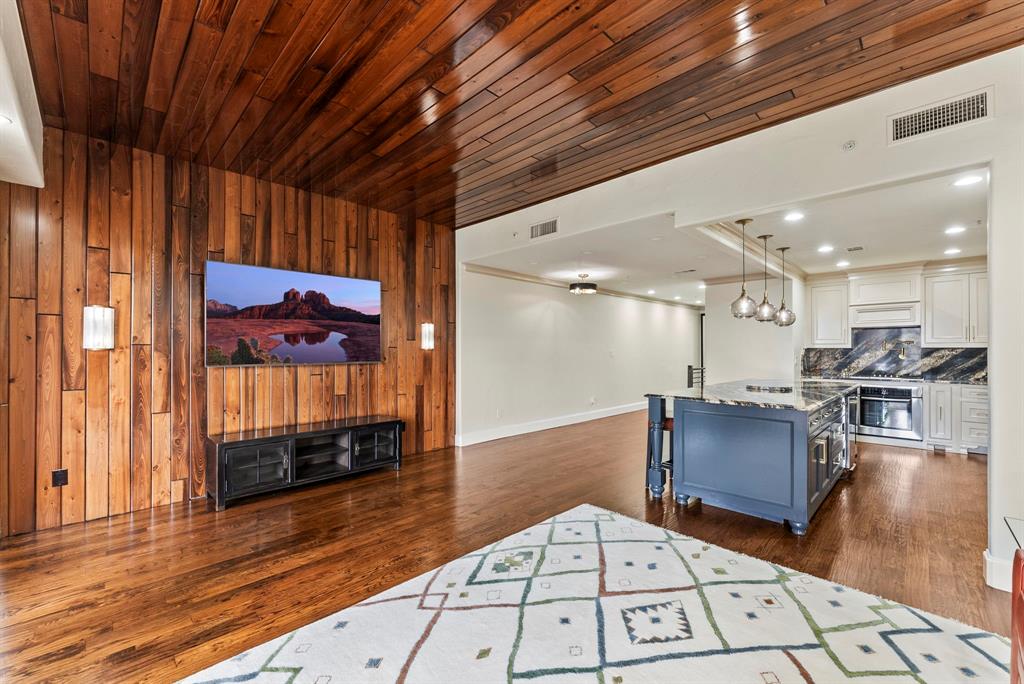 5055 Addison Circle 723