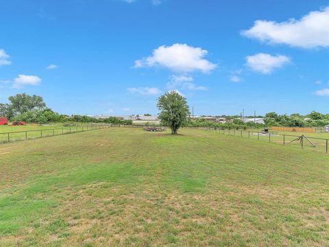 Tiny photo for 1013 Northern Oaks Court, Springtown, TX 76082 (MLS # 21198066)