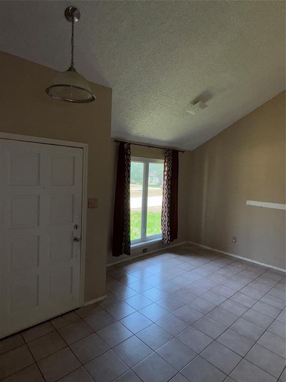 1537 N Valley Parkway