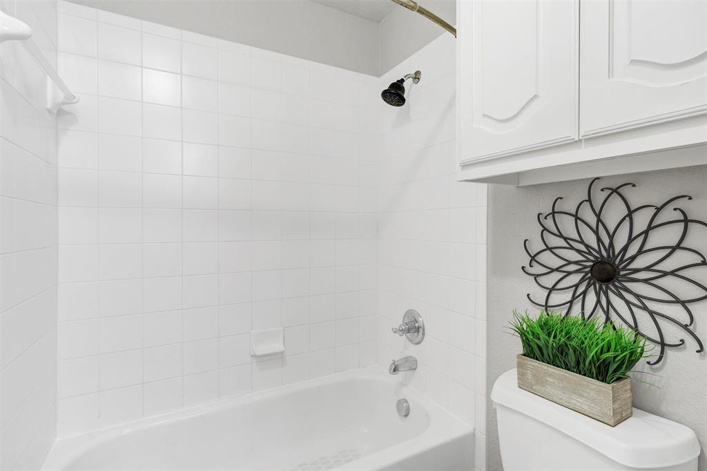 Fort Worth, Texas 76052, United States, 6 Bedrooms Bedrooms, ,4 BathroomsBathrooms,Residential,Active,107146