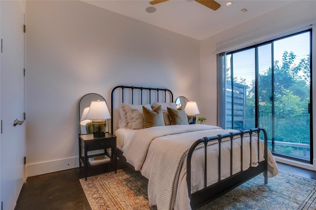 433 Trinity River Circle
