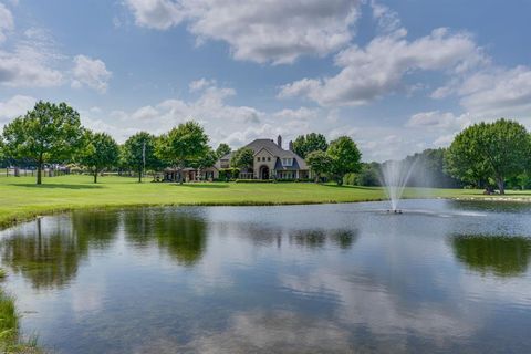 725 Locust Drive Oak Leaf TX 75154