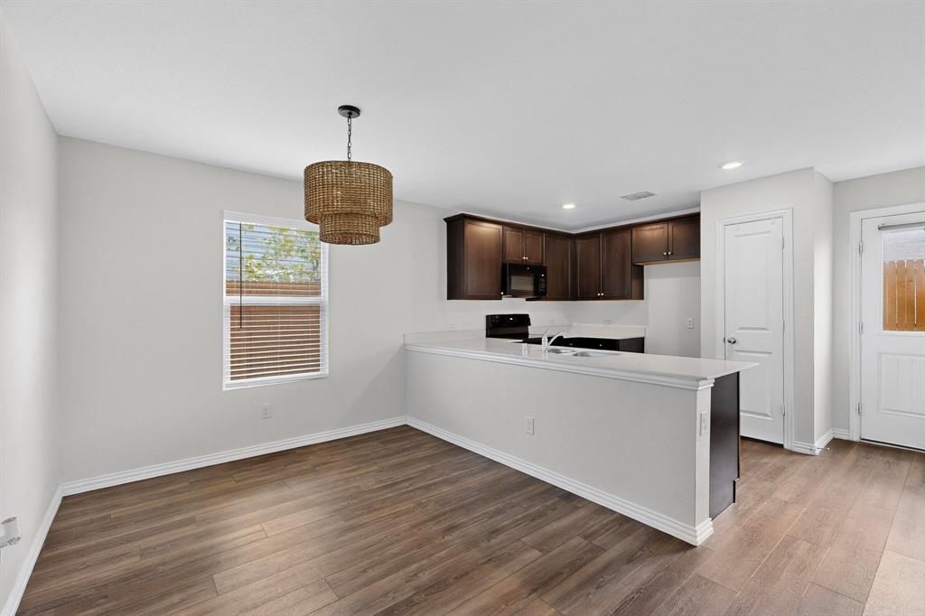 Villas on Prairie Crk Add - Residential Lease