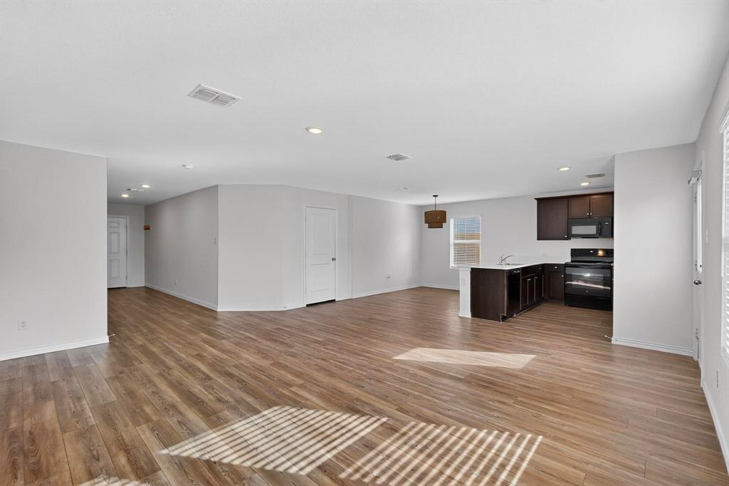 Villas on Prairie Crk Add - Residential Lease