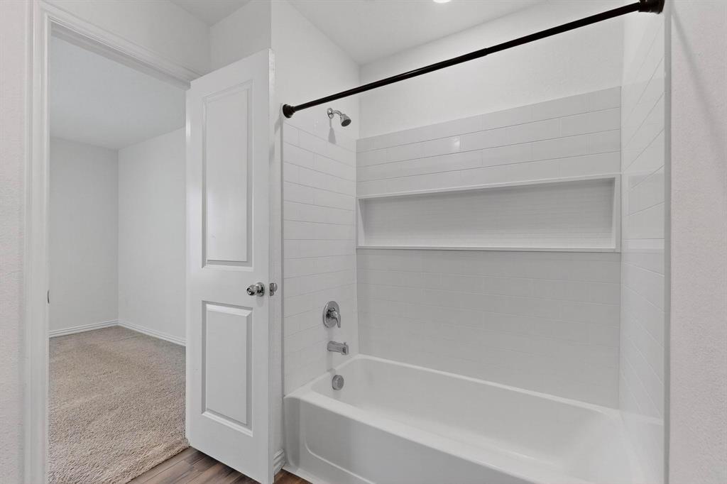 Villas on Prairie Crk Add - Residential Lease