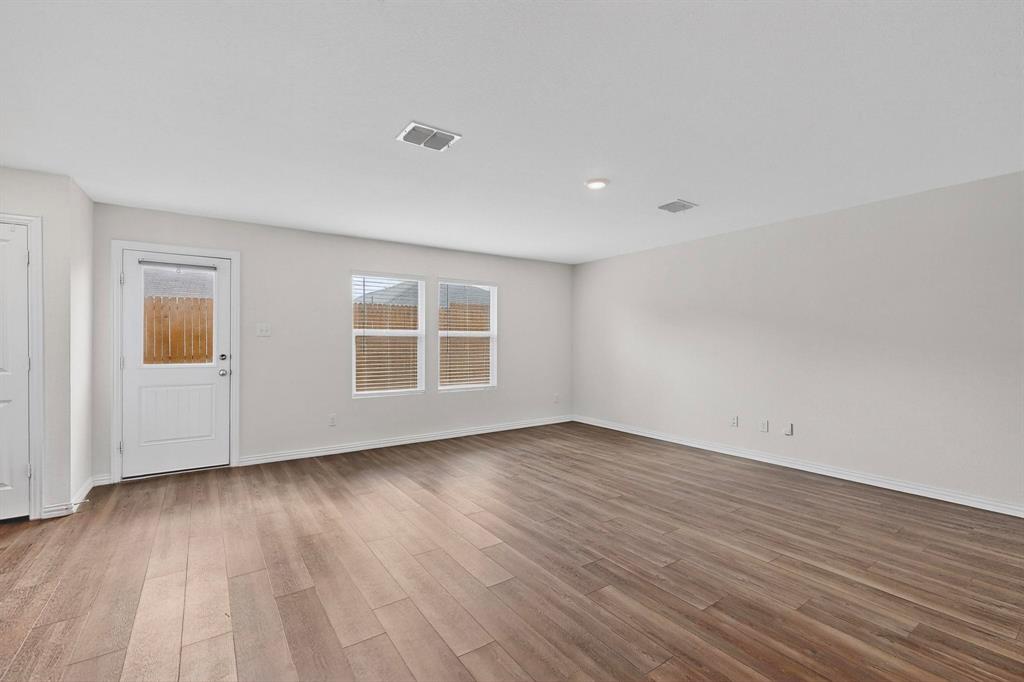 Villas on Prairie Crk Add - Residential Lease