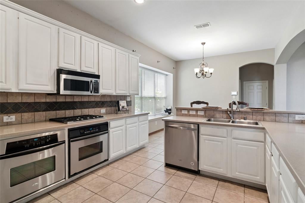 2085 Club Lake Circle