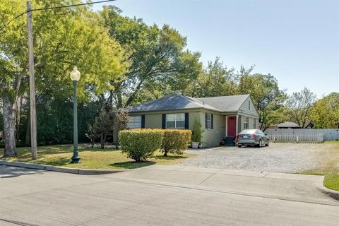 424 E Worth Street #422-24 Grapevine TX 76051