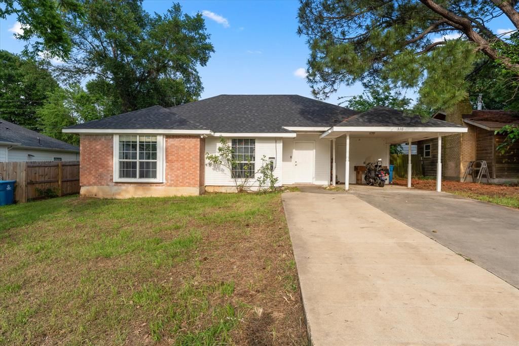 Photo of 316 Coral Reef Street, Gun Barrel City, TX 75156 (MLS # 21251888)