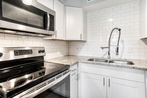 Photo of 5708 Hudson Street #7, Dallas, TX 75206 (MLS # 21421132)
