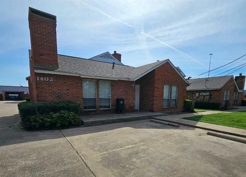 Photo of 1402 Darr Street #A, Irving, TX 75061 (MLS # 21211498)