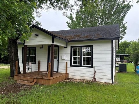 315 S Barry Street Mertens TX 76666
