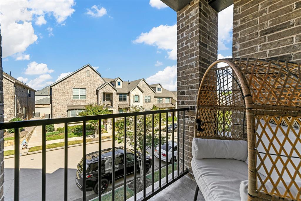 Flower Mound, Texas 75028, United States, 2 Bedrooms Bedrooms, ,3 BathroomsBathrooms,Residential,Pending,34024