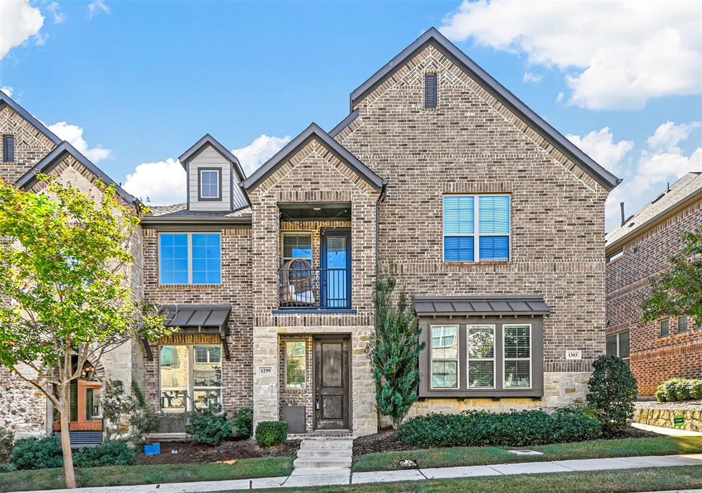 Flower Mound, Texas 75028, United States, 2 Bedrooms Bedrooms, ,3 BathroomsBathrooms,Residential,Pending,34024