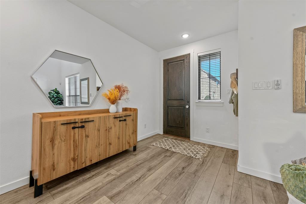 Flower Mound, Texas 75028, United States, 2 Bedrooms Bedrooms, ,3 BathroomsBathrooms,Residential,Pending,34024