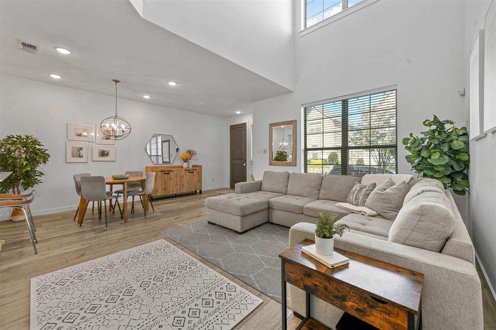 Flower Mound, Texas 75028, United States, 2 Bedrooms Bedrooms, ,3 BathroomsBathrooms,Residential,Pending,34024