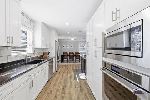 1813 Ems Road W Fort Worth TX 76116