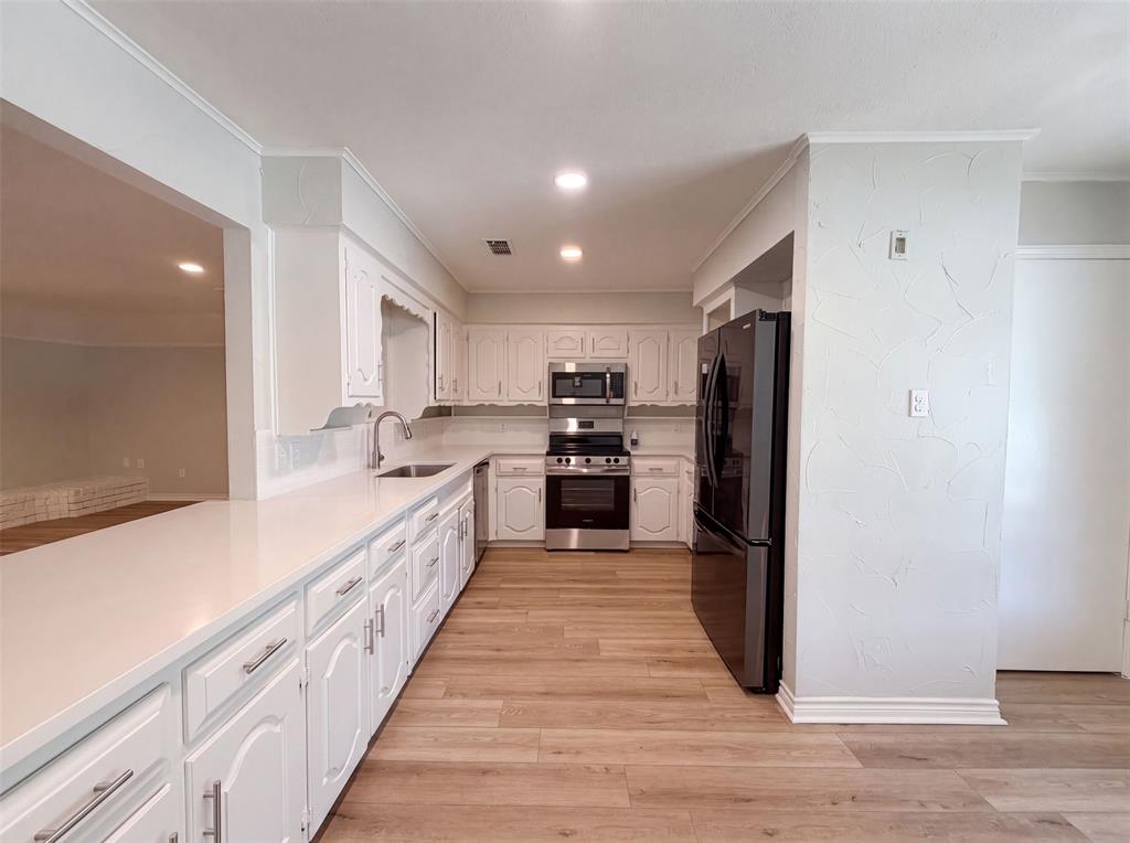 940 Western Trail