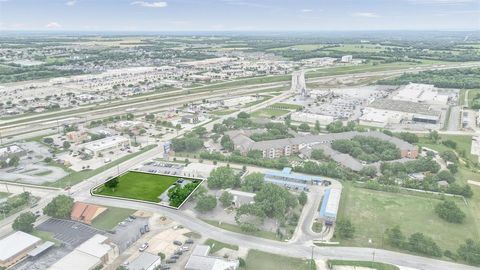 815 E Pecan Grove Sherman TX 75090