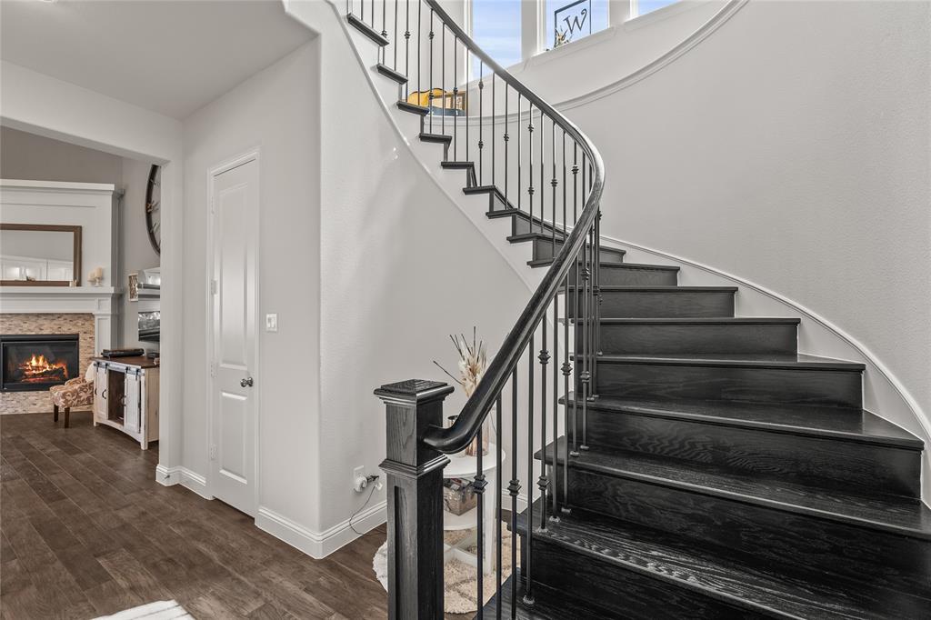 1040 Lone Grove Lane