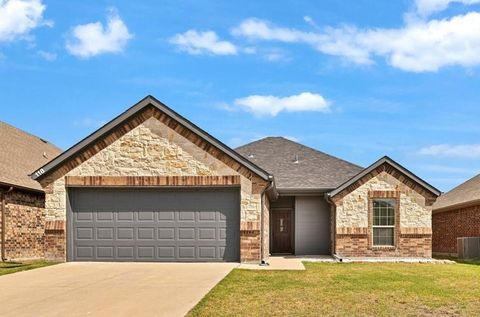 Photo of 118 Cherokee Street, Greenville, TX 75402 (MLS # 21165199)