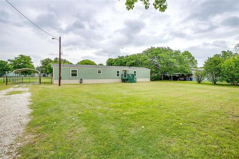 1833 Lariat Lane Burleson TX 76028