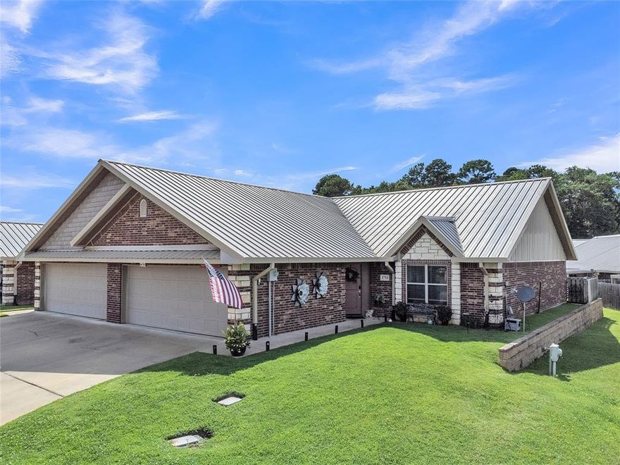 Charming 2-2-2 Home in Desired Premier Park – Built by James Williams Located in the highly sought-after Premier Park neighborhood, this well-maintained 2-bedroom, 2-bath, 2-car garage home offers both comfort and convenience. Built by James Williams, this property features a spacious kitchen with granite countertops and a cozy dining area. Just off the kitchen is a versatile formal space-perfect as a second living area, office, or dining room. Enjoy being minutes from top shopping, hospitals, and dining options. Don’t miss this rare opportunity in a prime location!