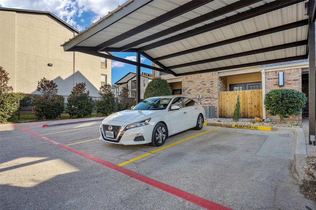 Parkway Quarter Condos - Residential