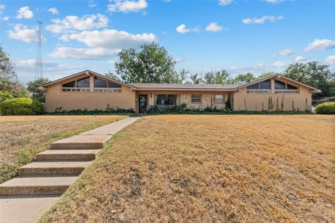 Photo of 1815 Mahalia Drive, Waco, TX 76705 (MLS # 21390124)