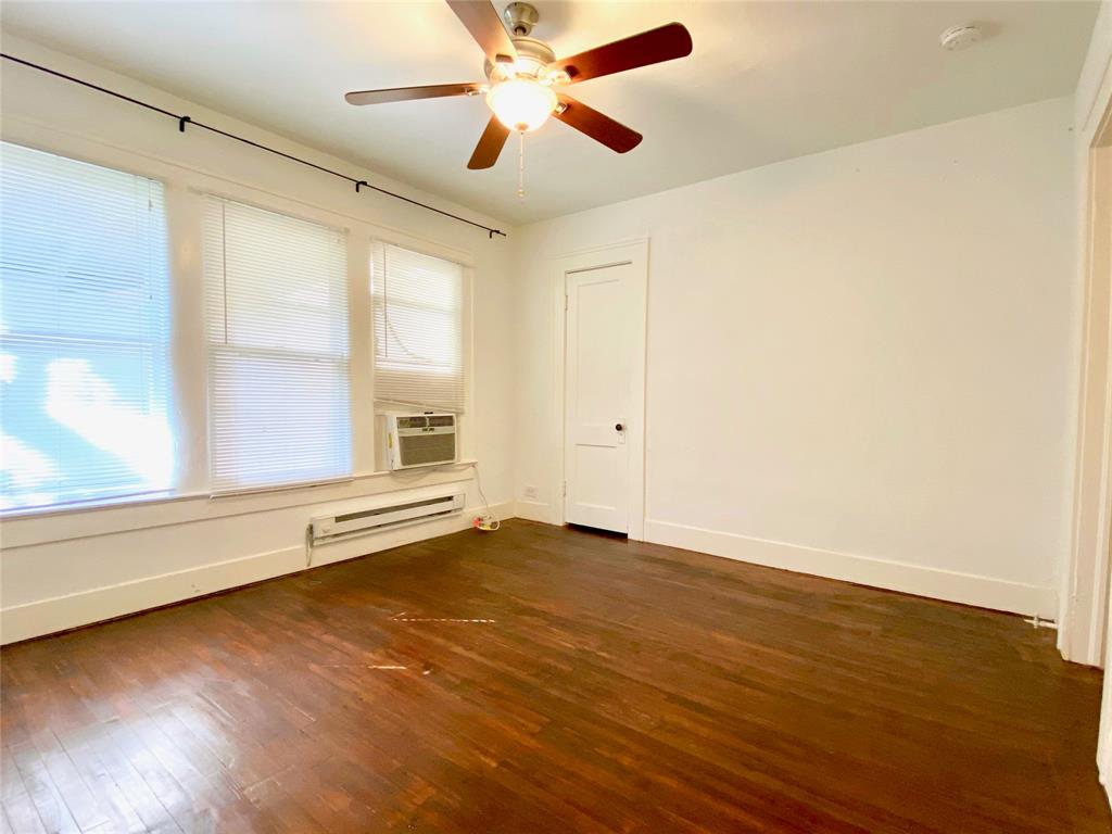 Bowser & Lemons Oak Lawn & # - Residential