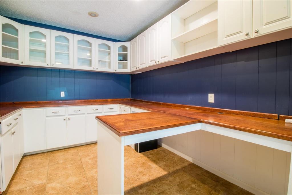 SOUTH HILLS ADDITION - Residential Lease